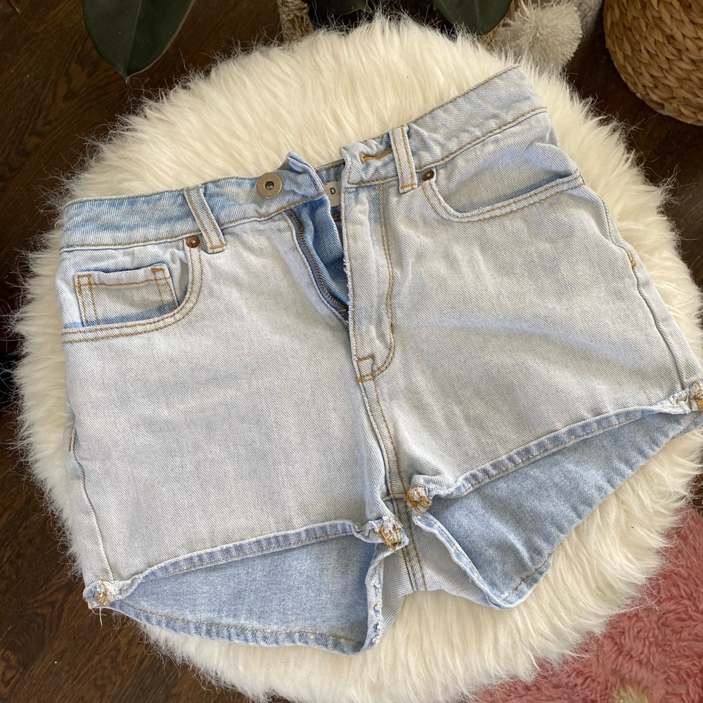 PacSun Light wash high waisted mom short